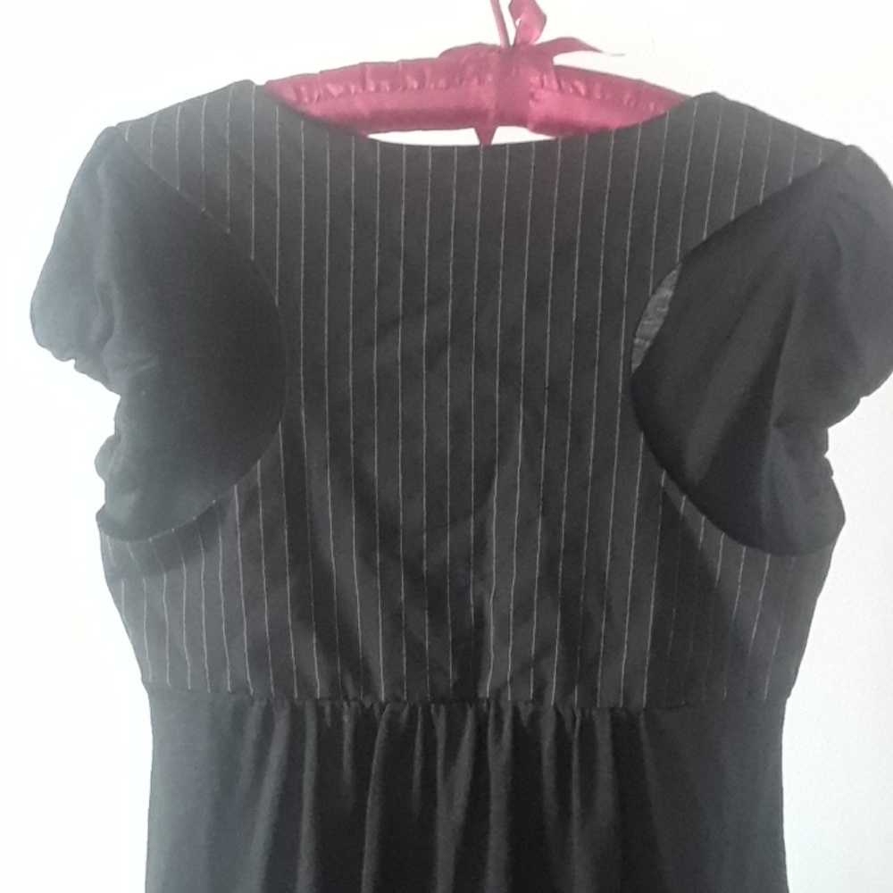 - Dress - Picture 3 of 4